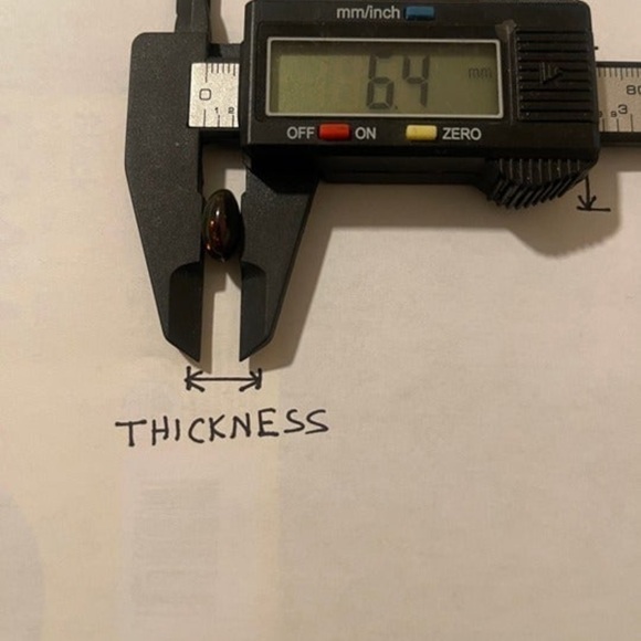 Stunning Ethiopian Black Opal – High-Quality Play of Color with Dark Body Tone - Picture 4 of 5